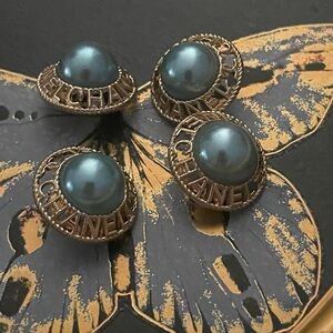 CHANEL Buttons (4)